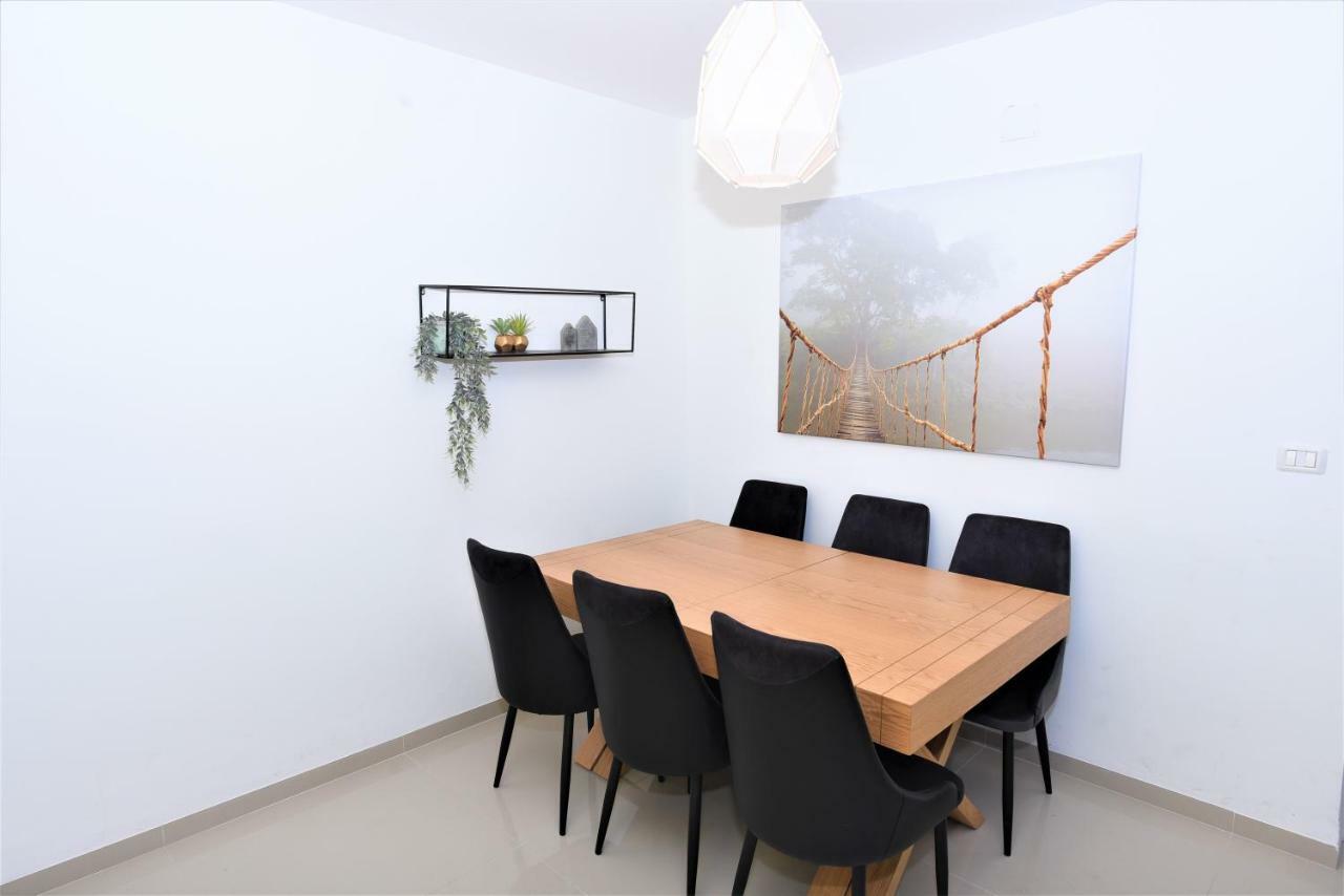 Aristone Luxury Apartment Tiberias Buitenkant foto