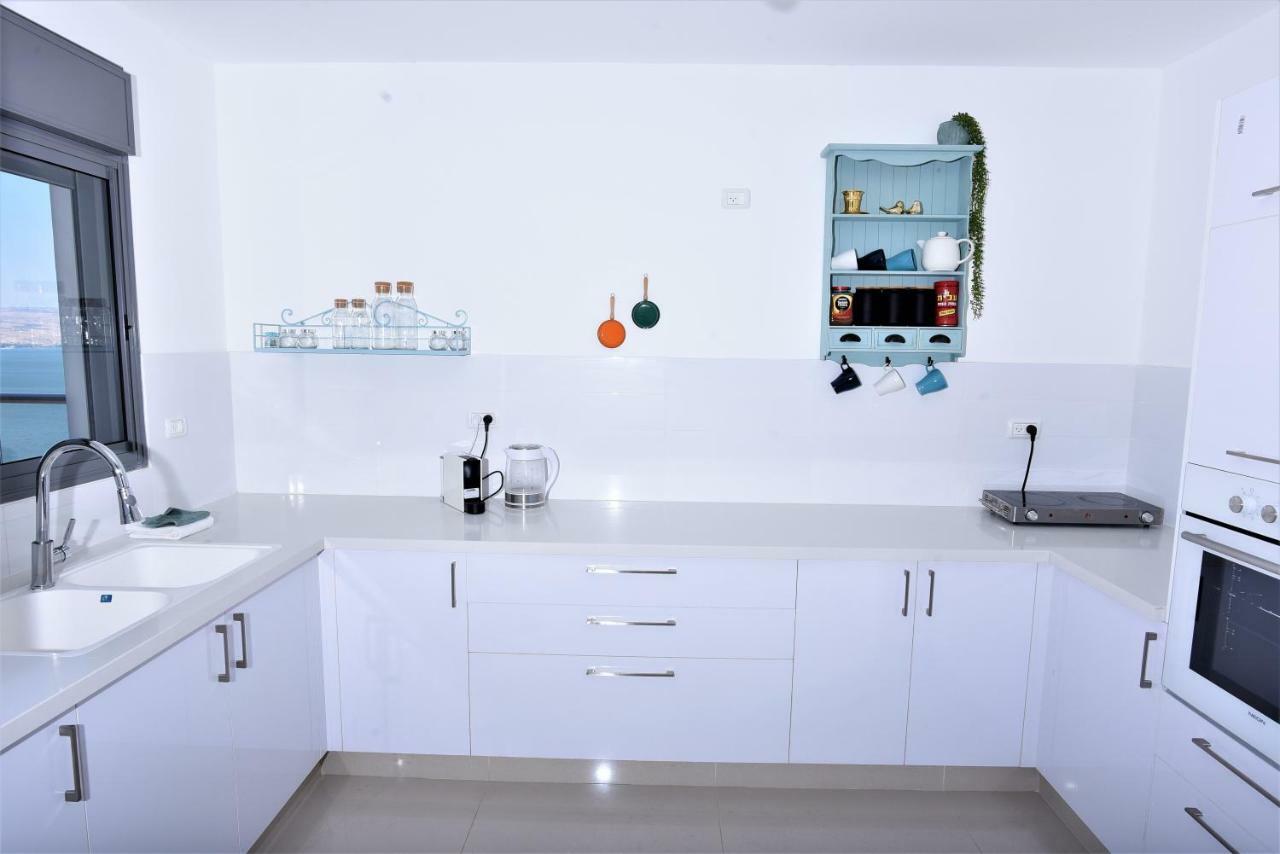 Aristone Luxury Apartment Tiberias Buitenkant foto