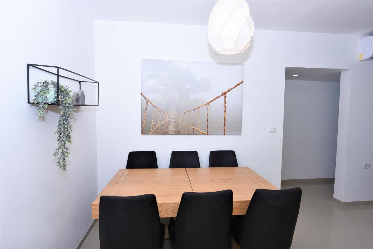 Aristone Luxury Apartment Tiberias Buitenkant foto